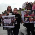 Manifestacja przeciwko torturowaniu psów i kotów w krajach azjatyckich